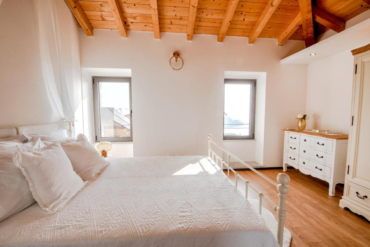 Lora Villa, With Lake View Ossuccio Екстер'єр фото