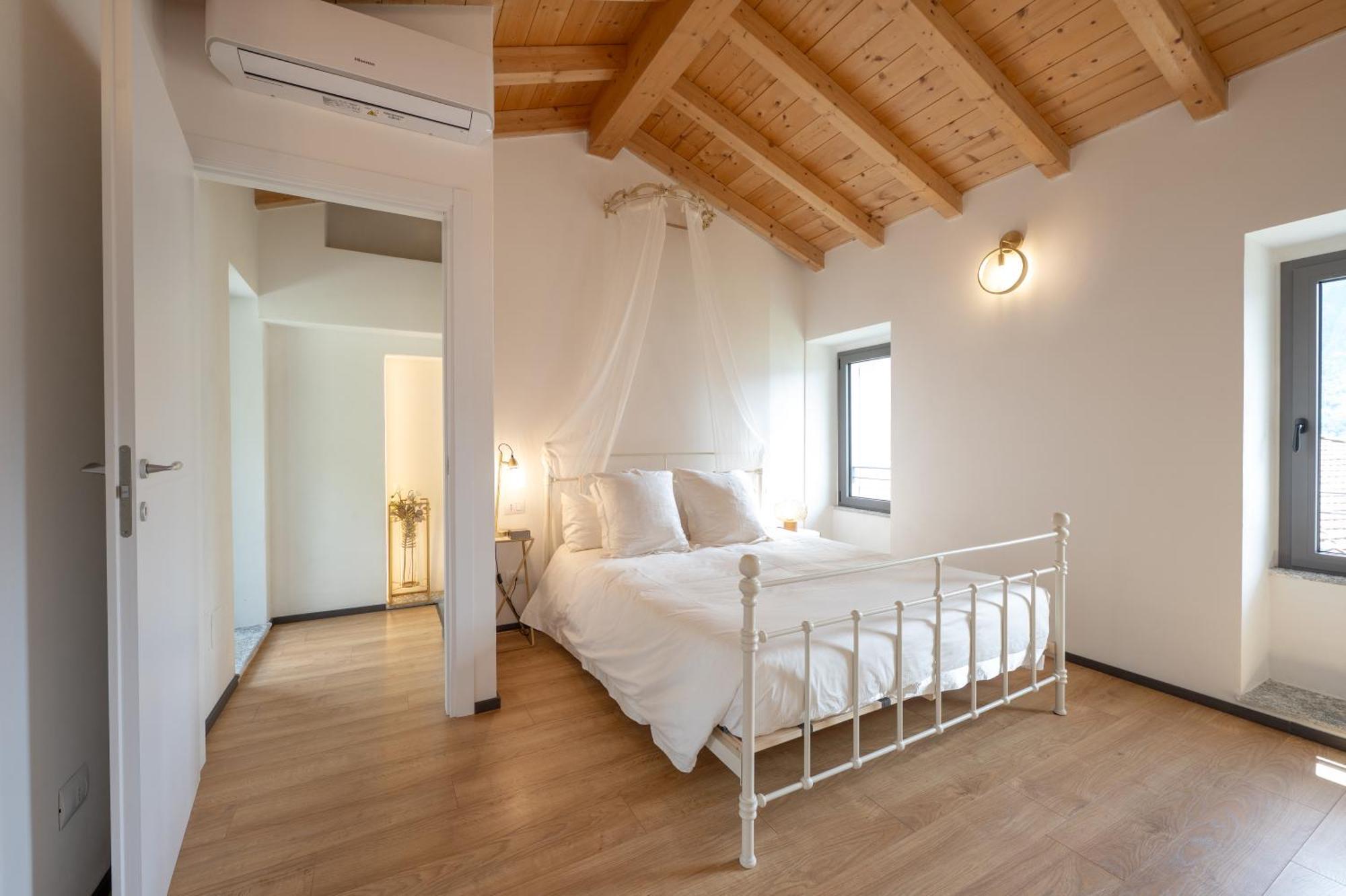 Lora Villa, With Lake View Ossuccio Екстер'єр фото