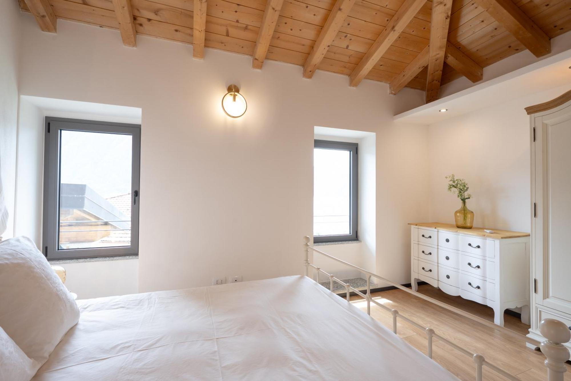 Lora Villa, With Lake View Ossuccio Екстер'єр фото