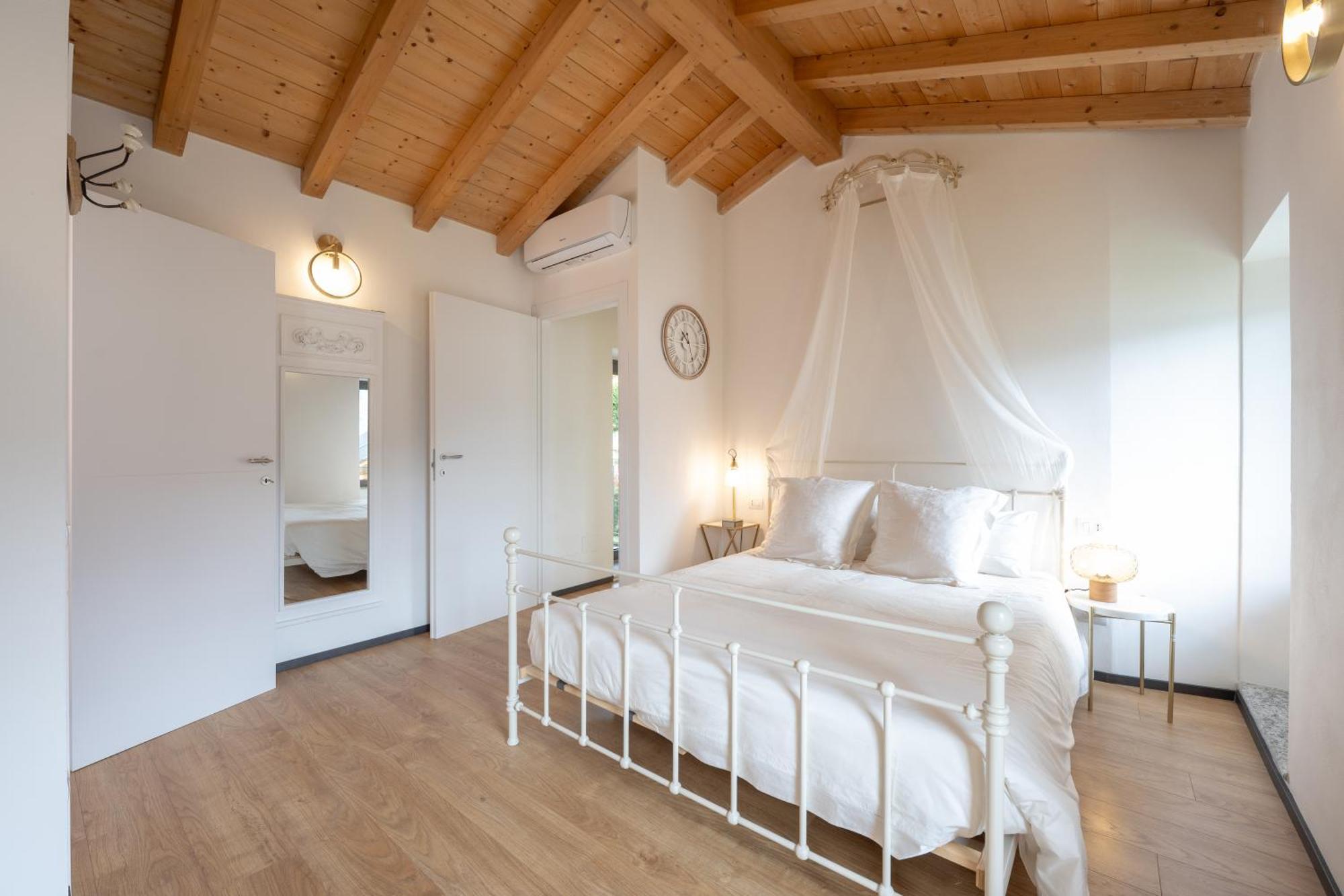 Lora Villa, With Lake View Ossuccio Екстер'єр фото